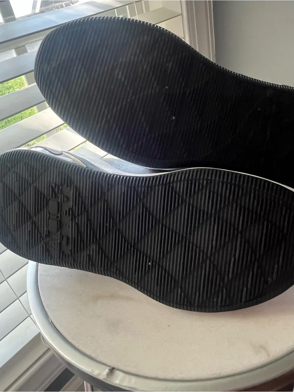 Nike Size 8 Black & White Bella 7 Sneakers